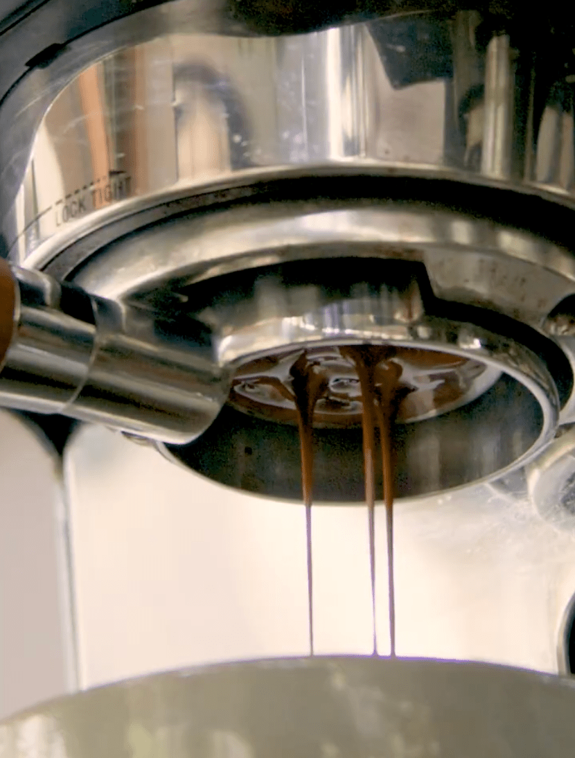 Bottomless portafilter extraction