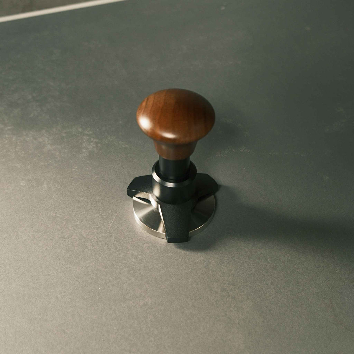 Triple-Spring Calibrated Self-Levelling Tamper - Walnut & Black